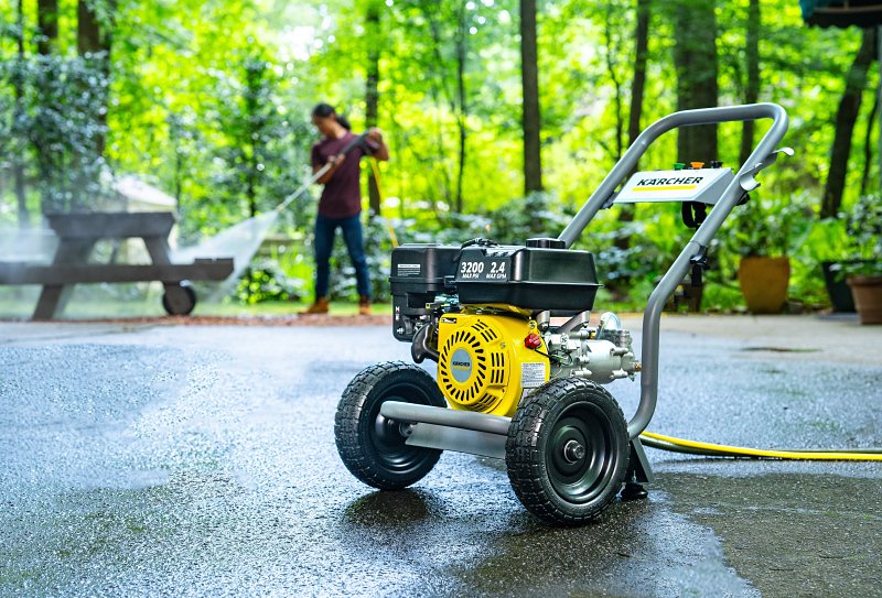Karcher 1.107-533.0 Gas Pressure Washer, Unleaded Gasoline, 5.5 hp, 196 cc Engine Displacement, 3200 psi Operating