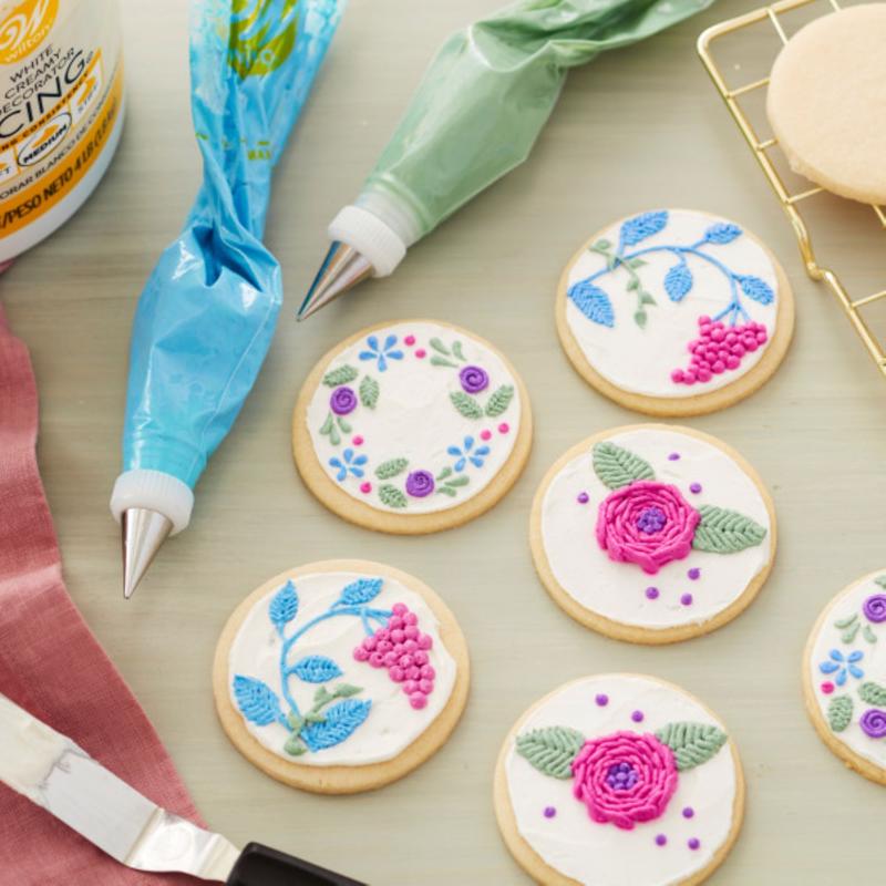 Wilton Writing Tip Decorating Set 4 pc
