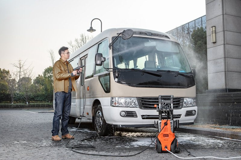 Black+Decker BEPWB2400-B3 Pressure Washer, 120V-110V, 2390 psi Operating, 6.7 Lpm, 8 m L Hose, Black/Orange
