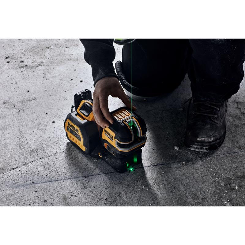 DeWalt XR 5 beam Self Leveling Cross-Line Laser 4 pc