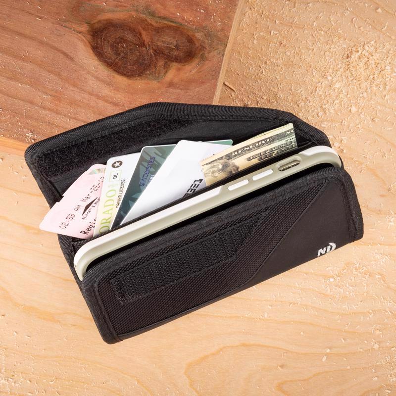 Nite Ize Clip Case Sideways Black This protective phone holster combines the ultra-durable materials