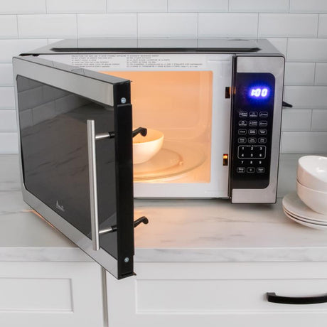 Avanti 1.5 cu ft Silver Microwave 1000 W