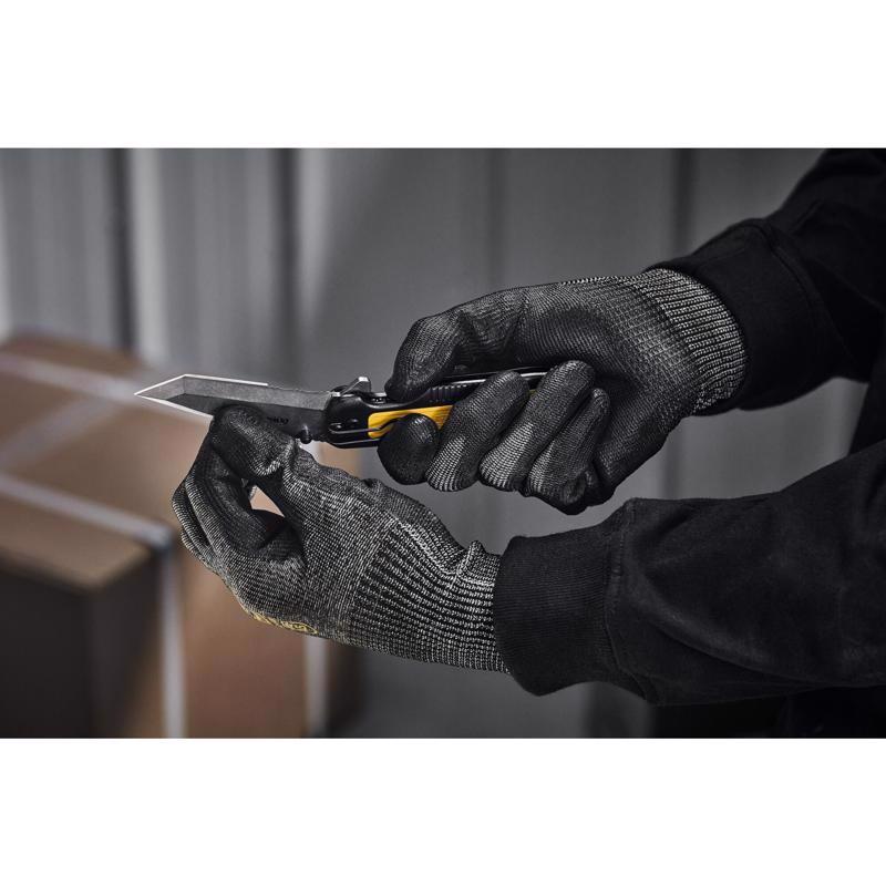 DeWalt Tanto Black/Yellow Stainless Steel > 6 in. Pocket Knife